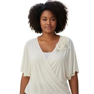 Elegant Cream Floral Embellished Women's Lined Top Purchased in Europe XXL